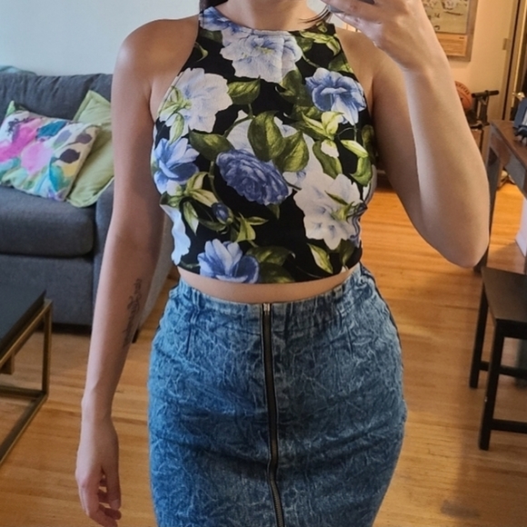 AMERICAN APPAREL Floral Sleeveless Blouse - Picture 4 of 7